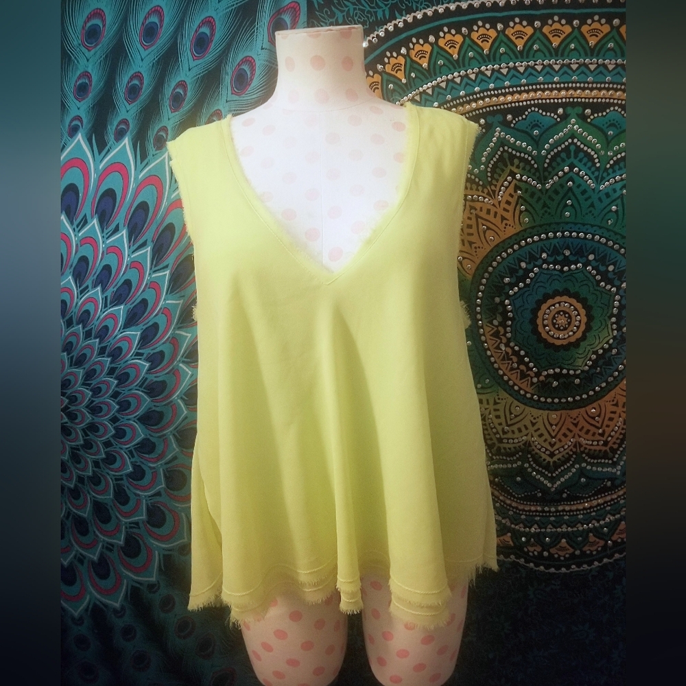 'Rachel Roy' Lime Green Sleeveless Cropped Flowy Top